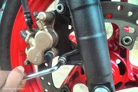 Kenali Penyebab Rem Motor Blong Sebelum Perjalanan Jauh, Jangan Sampai Terlambat!