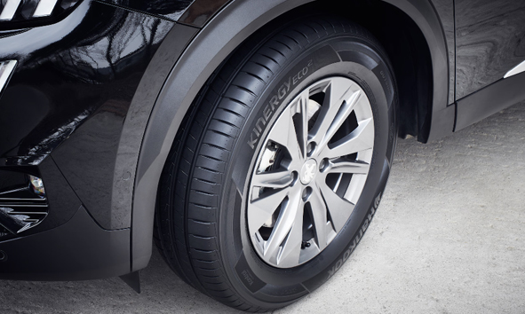 Penyebab Ban Mobil Cepat Rusak: Ini 5 Kebiasaan yang Harus Dihindari