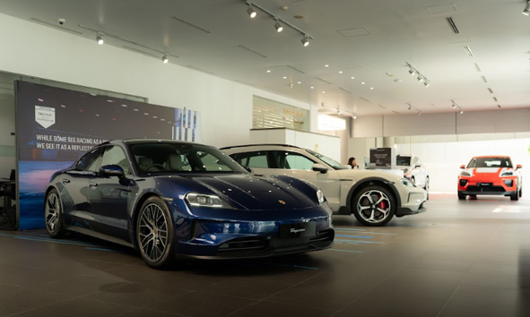 Porsche Centre Jakarta Buka Open House Bertema Raceborn, Refine, and Ready