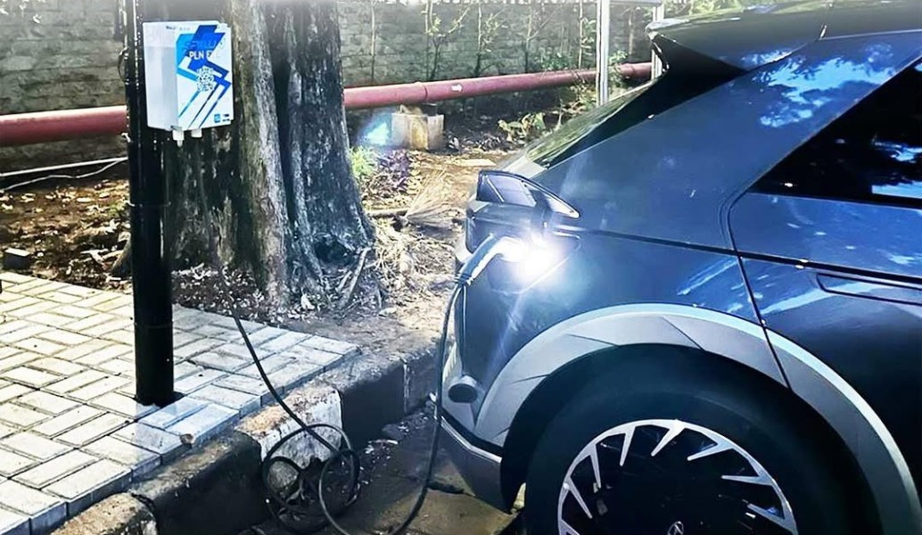 Pilih Fast Charging atau Slow Charging? Simak Ulasan Berikut Ini!